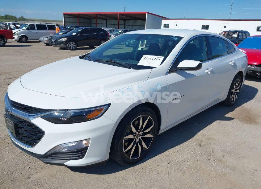 Photo 2 of 2020 Chevrolet Malibu FWD RS (VIN 1G1ZG5ST3LF134549)