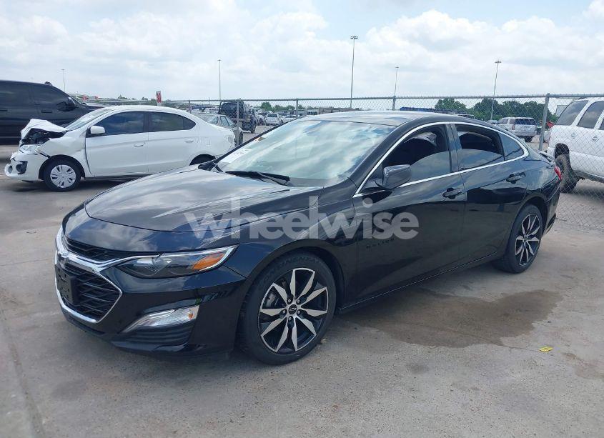 Photo 2 of 2020 Chevrolet Malibu FWD RS (VIN 1G1ZG5ST3LF143817)