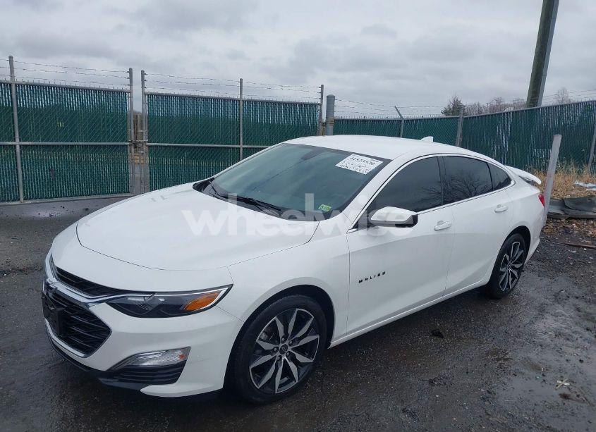 Photo 2 of 2021 Chevrolet Malibu FWD RS (VIN 1G1ZG5ST3MF030273)