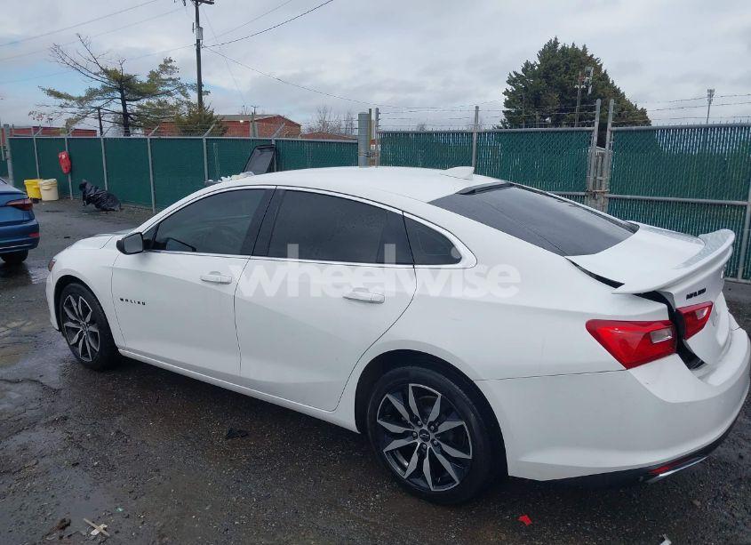 Photo 3 of 2021 Chevrolet Malibu FWD RS (VIN 1G1ZG5ST3MF030273)