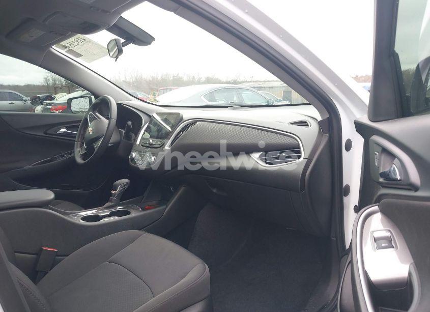 Photo 5 of 2021 Chevrolet Malibu FWD RS (VIN 1G1ZG5ST3MF030273)