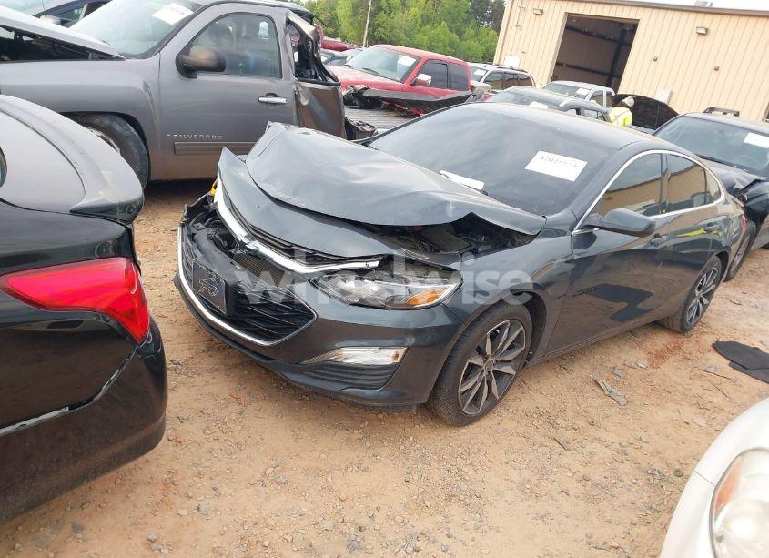 Photo 2 of 2021 Chevrolet Malibu FWD RS (VIN 1G1ZG5ST3MF039961)