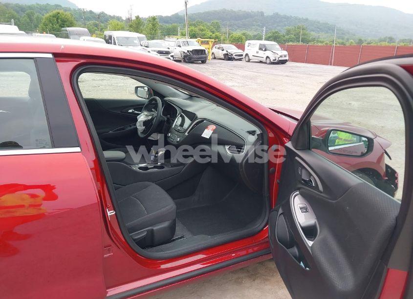 Photo 5 of 2025 Chevrolet Malibu FWD RS (VIN 1G1ZG5ST3SF140950)