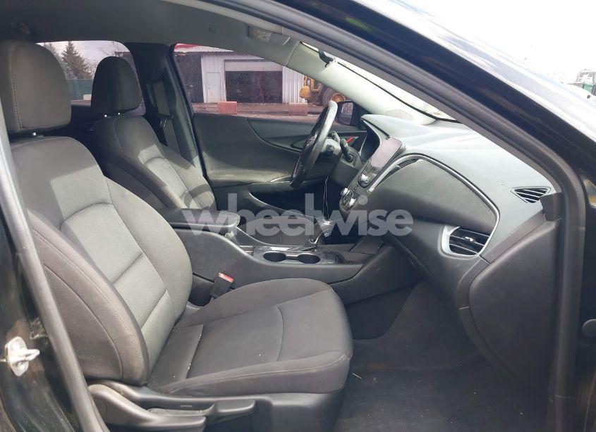 Photo 5 of 2019 Chevrolet Malibu RS (VIN 1G1ZG5ST4KF202503)