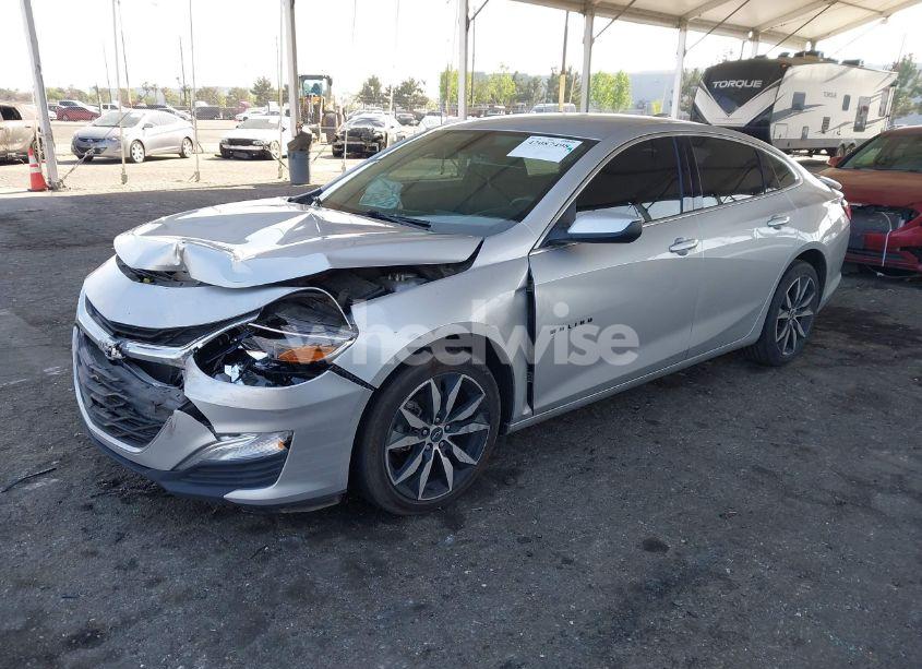 Photo 2 of 2020 Chevrolet Malibu FWD RS (VIN 1G1ZG5ST4LF098533)