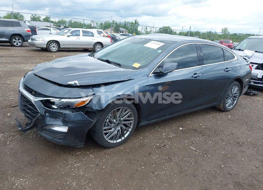 Photo 2 of 2020 Chevrolet Malibu FWD RS (VIN 1G1ZG5ST4LF121213)