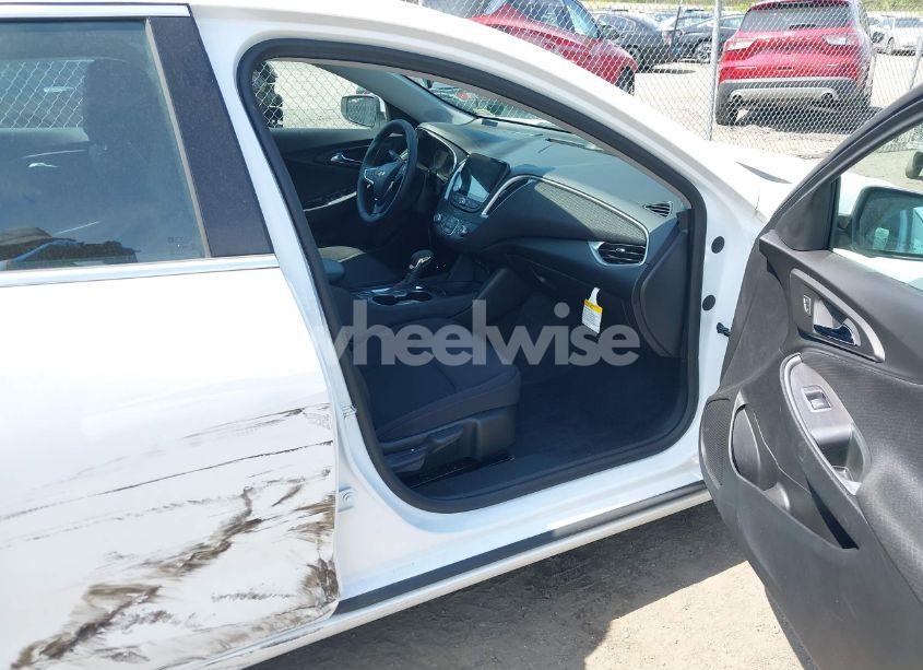 Photo 5 of 2024 Chevrolet Malibu FWD RS (VIN 1G1ZG5ST4RF137453)