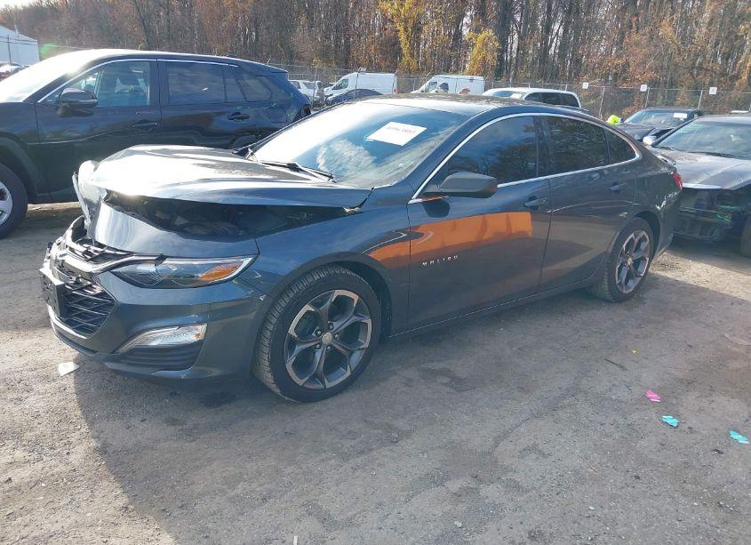 Photo 2 of 2019 Chevrolet Malibu RS (VIN 1G1ZG5ST5KF190975)