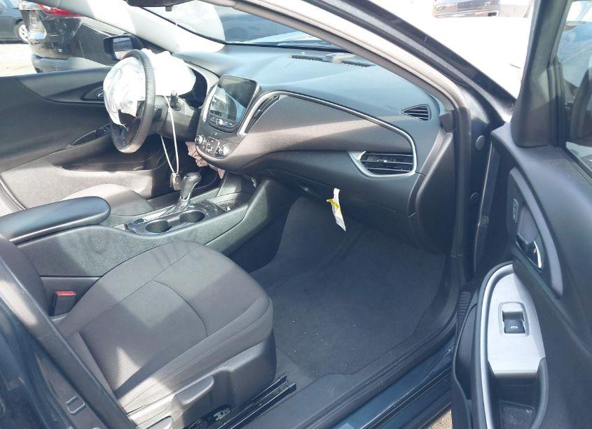 Photo 5 of 2019 Chevrolet Malibu RS (VIN 1G1ZG5ST5KF190975)