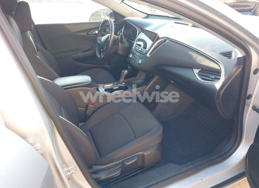 Photo 5 of 2019 Chevrolet Malibu RS (VIN 1G1ZG5ST5KF218726)