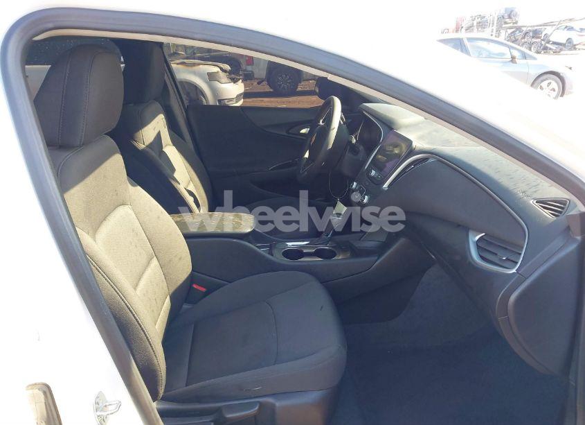 Photo 5 of 2020 Chevrolet Malibu FWD RS (VIN 1G1ZG5ST5LF087377)