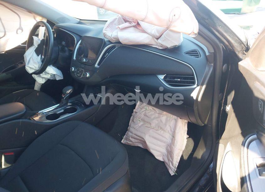 Photo 5 of 2021 Chevrolet Malibu FWD RS (VIN 1G1ZG5ST5MF062514)