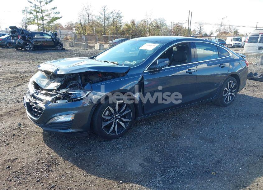 Photo 2 of 2021 Chevrolet Malibu FWD RS (VIN 1G1ZG5ST5MF083590)