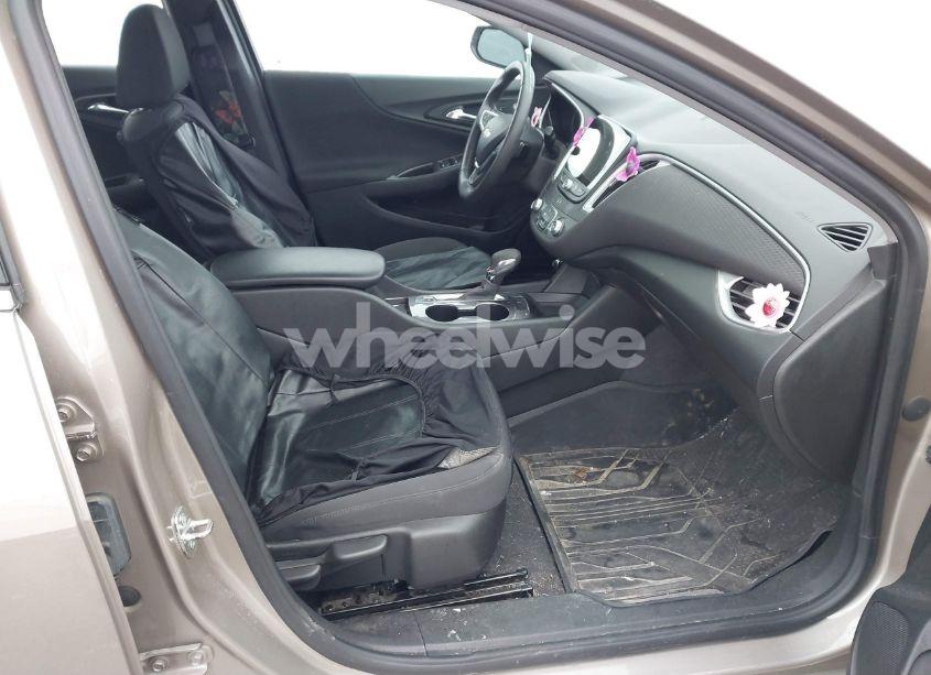 Photo 5 of 2022 Chevrolet Malibu FWD RS (VIN 1G1ZG5ST5NF213076)