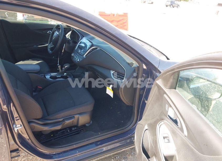 Photo 5 of 2025 Chevrolet Malibu FWD RS (VIN 1G1ZG5ST5SF116293)