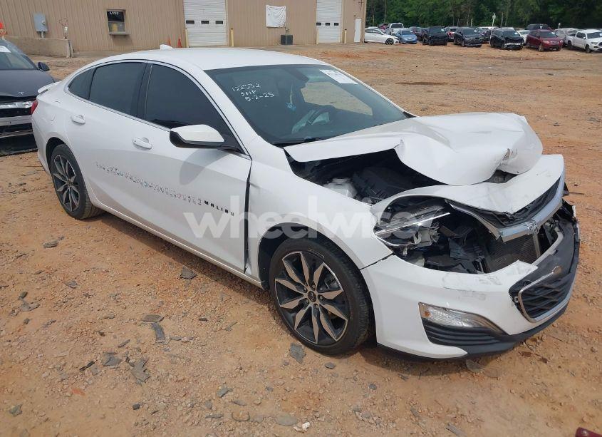 2020 Chevrolet Malibu FWD RS (VIN 1G1ZG5ST6LF122332) main photo