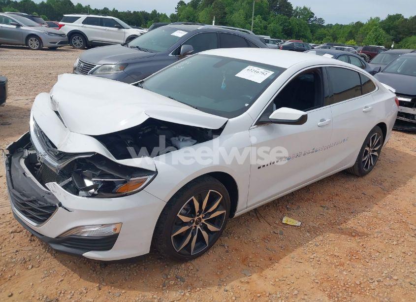 Photo 2 of 2020 Chevrolet Malibu FWD RS (VIN 1G1ZG5ST6LF122332)