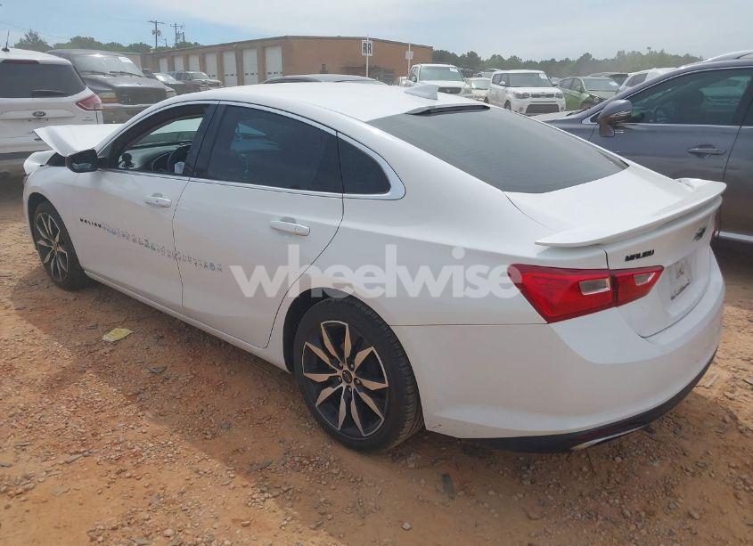 Photo 3 of 2020 Chevrolet Malibu FWD RS (VIN 1G1ZG5ST6LF122332)