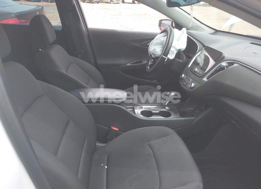 Photo 5 of 2020 Chevrolet Malibu FWD RS (VIN 1G1ZG5ST6LF122332)