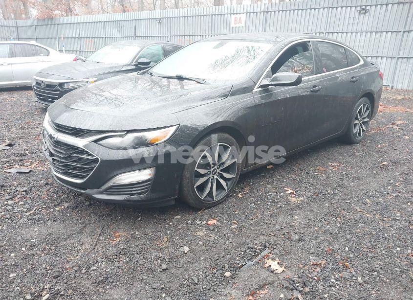 Photo 2 of 2020 Chevrolet Malibu FWD RS (VIN 1G1ZG5ST6LF137882)