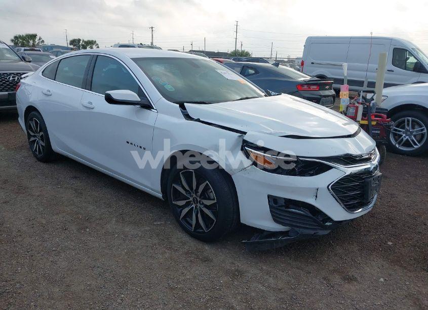 2020 Chevrolet Malibu FWD RS (VIN 1G1ZG5ST6LF140667) main photo