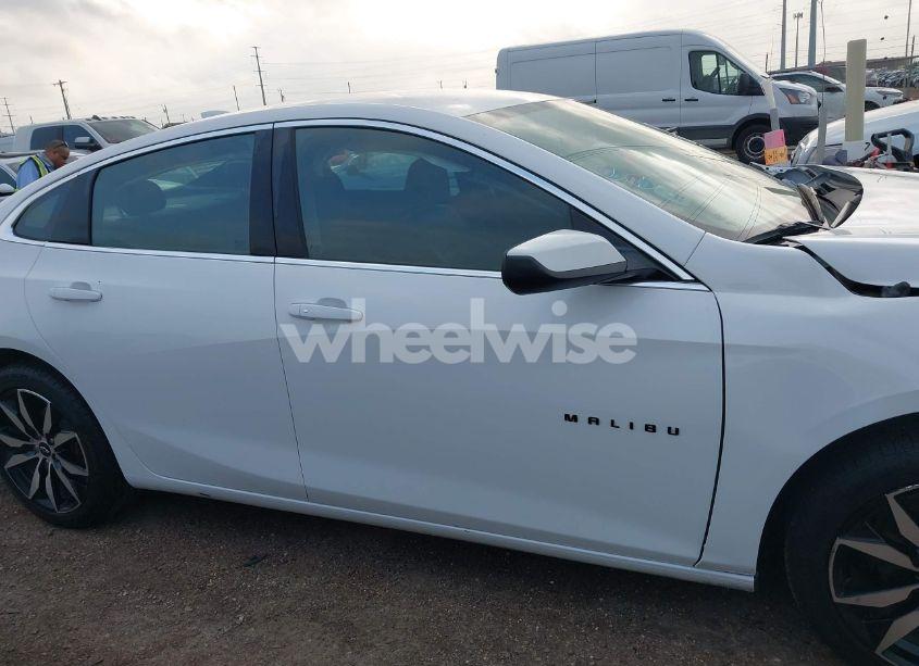 Photo 13 of 2020 Chevrolet Malibu FWD RS (VIN 1G1ZG5ST6LF140667)