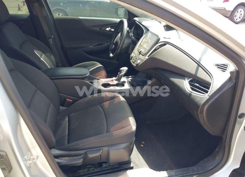 Photo 5 of 2021 Chevrolet Malibu FWD RS (VIN 1G1ZG5ST6MF014312)