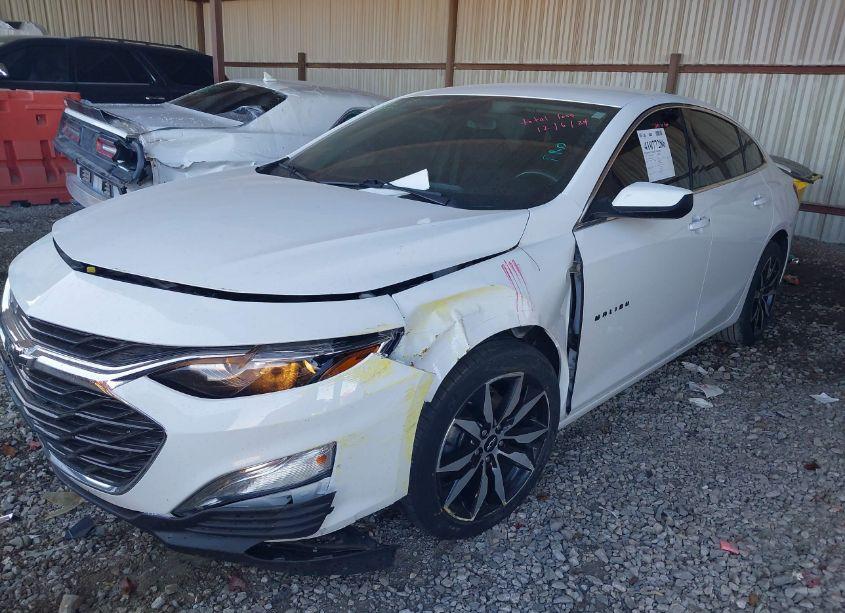 Photo 2 of 2021 Chevrolet Malibu FWD RS (VIN 1G1ZG5ST6MF015363)