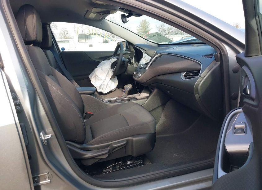 Photo 5 of 2024 Chevrolet Malibu FWD RS (VIN 1G1ZG5ST6RF205073)