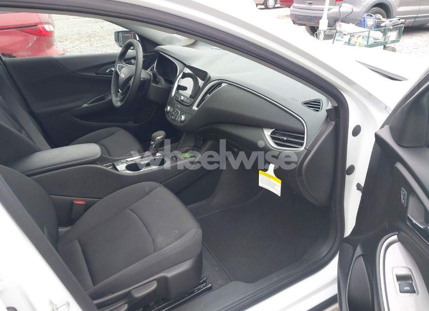 Photo 5 of 2024 Chevrolet Malibu FWD RS (VIN 1G1ZG5ST6RF232564)