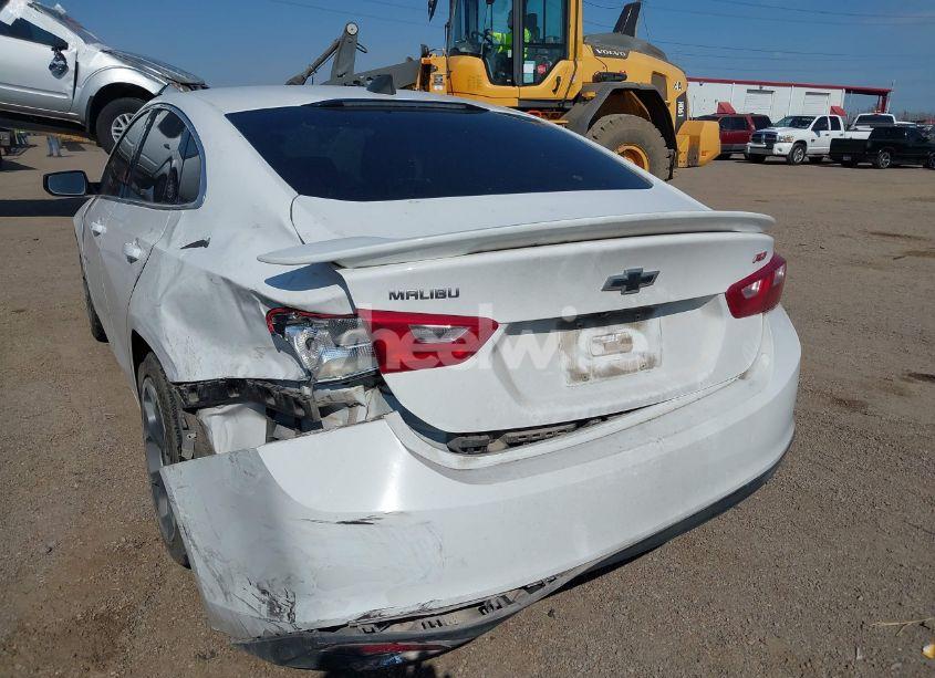 Photo 3 of 2019 Chevrolet Malibu RS (VIN 1G1ZG5ST7KF206030)