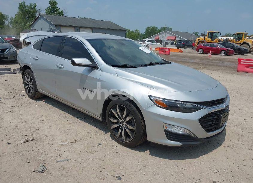2020 Chevrolet Malibu FWD RS (VIN 1G1ZG5ST7LF065946) main photo