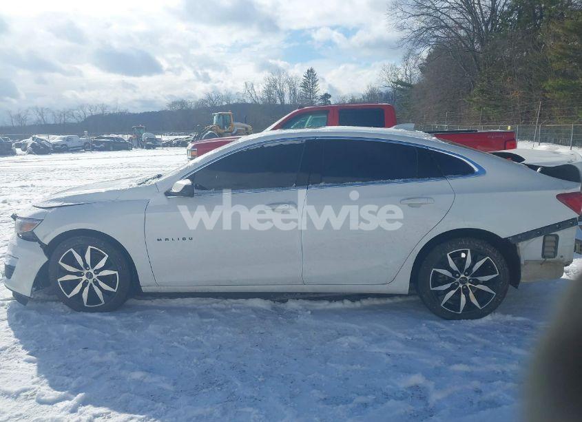Photo 15 of 2020 Chevrolet Malibu FWD RS (VIN 1G1ZG5ST7LF145943)