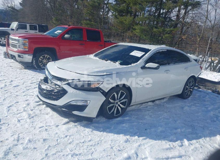 Photo 2 of 2020 Chevrolet Malibu FWD RS (VIN 1G1ZG5ST7LF145943)
