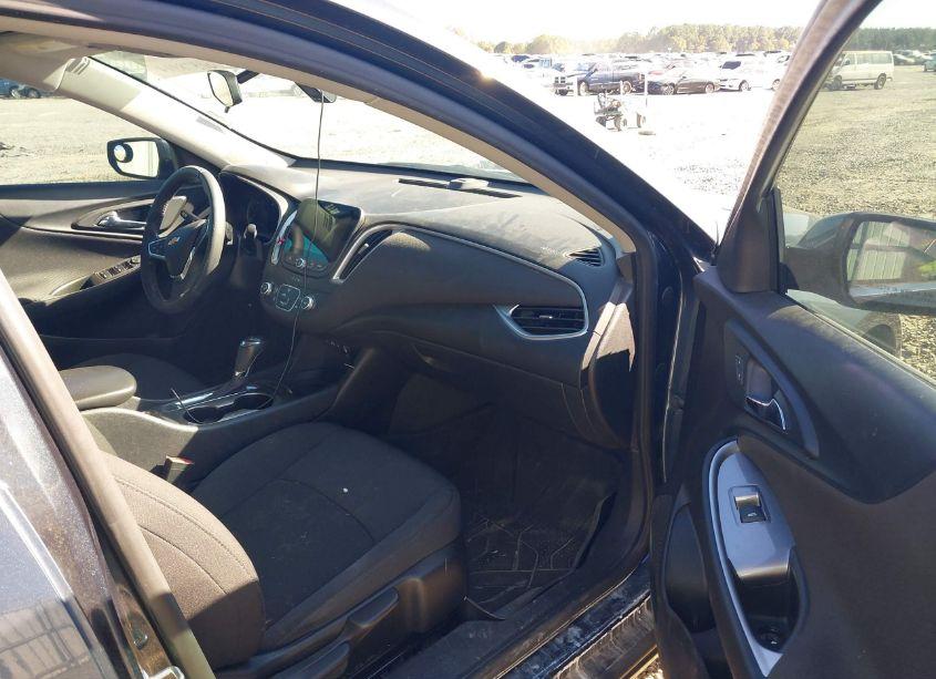 Photo 5 of 2020 Chevrolet Malibu FWD RS (VIN 1G1ZG5ST7LF146672)