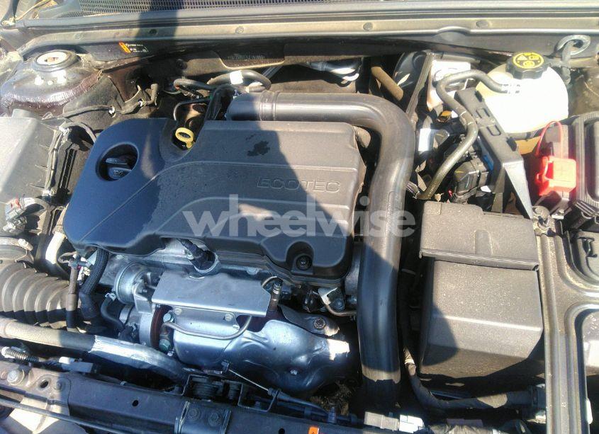 Photo 10 of 2020 Chevrolet Malibu FWD RS (VIN 1G1ZG5ST7LF151659)