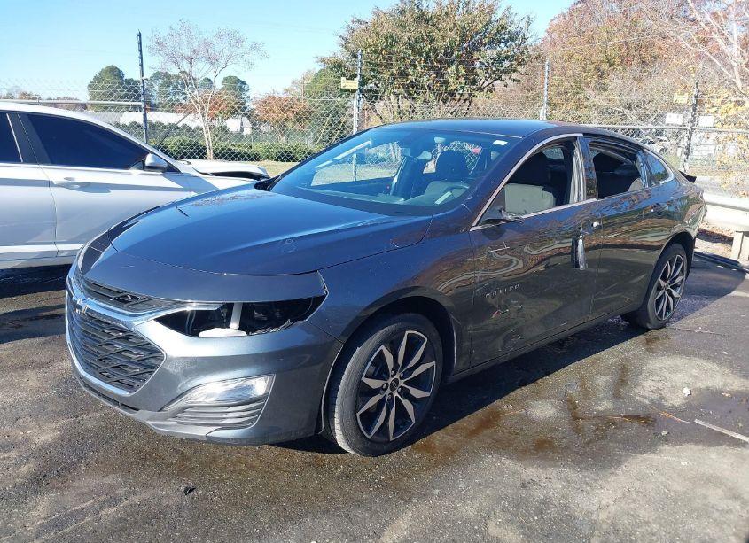 Photo 2 of 2021 Chevrolet Malibu FWD RS (VIN 1G1ZG5ST7MF019471)