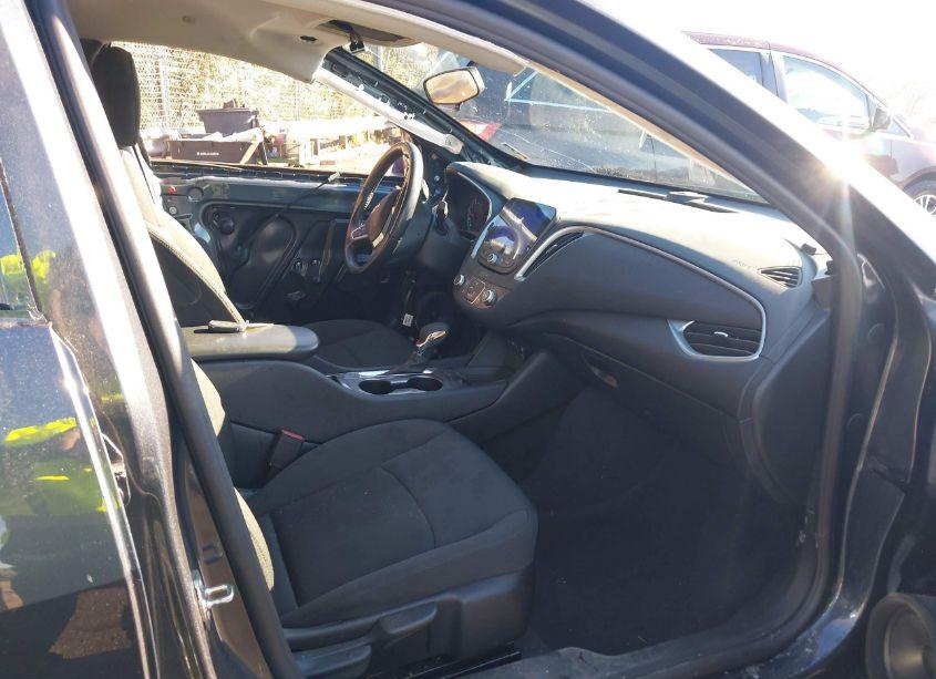 Photo 5 of 2021 Chevrolet Malibu FWD RS (VIN 1G1ZG5ST7MF019471)