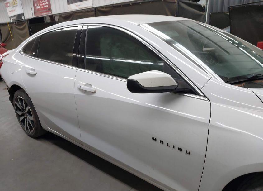 Photo 14 of 2021 Chevrolet Malibu FWD RS (VIN 1G1ZG5ST7MF020409)