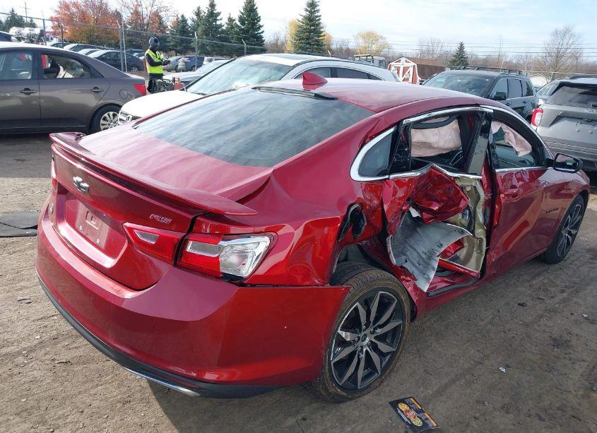 Photo 4 of 2021 Chevrolet Malibu FWD RS (VIN 1G1ZG5ST7MF050994)