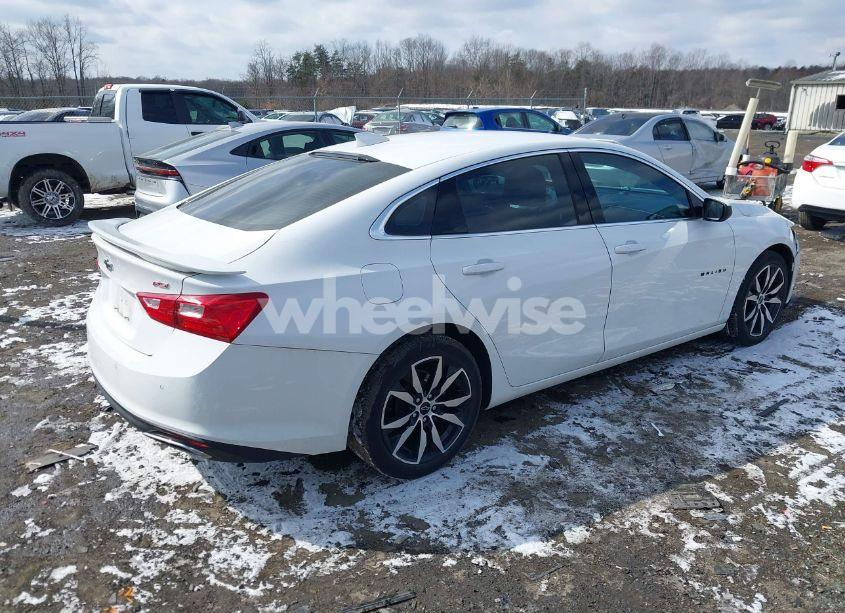 Photo 4 of 2021 Chevrolet Malibu FWD RS (VIN 1G1ZG5ST7MF063809)