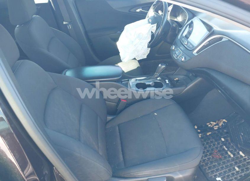 Photo 5 of 2020 Chevrolet Malibu FWD RS (VIN 1G1ZG5ST8LF027898)