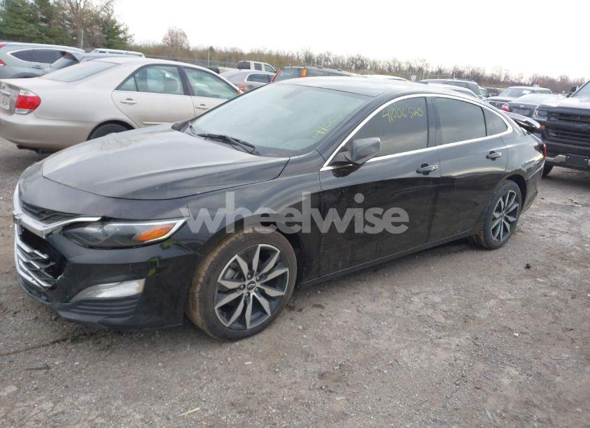Photo 2 of 2021 Chevrolet Malibu FWD RS (VIN 1G1ZG5ST8MF049949)