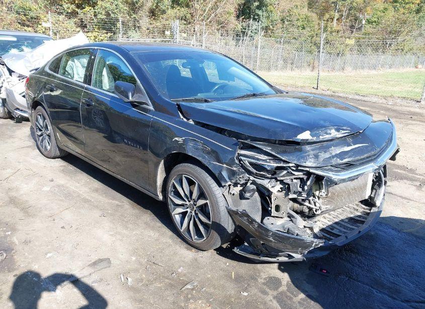 2020 Chevrolet Malibu FWD RS (VIN 1G1ZG5ST9LF119120) main photo