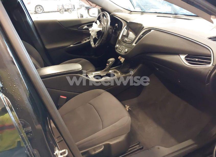 Photo 5 of 2021 Chevrolet Malibu FWD RS (VIN 1G1ZG5ST9MF036949)