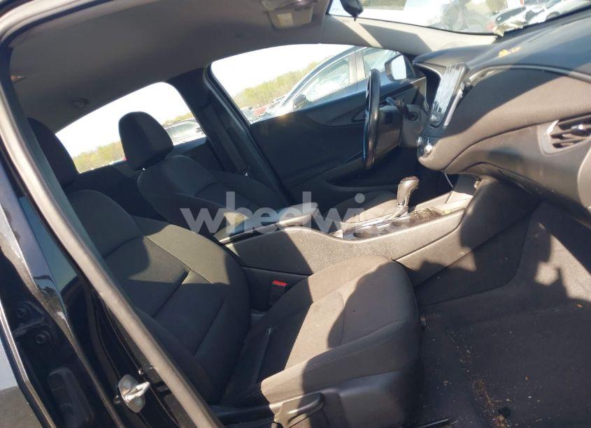 Photo 5 of 2019 Chevrolet Malibu RS (VIN 1G1ZG5STXKF180197)