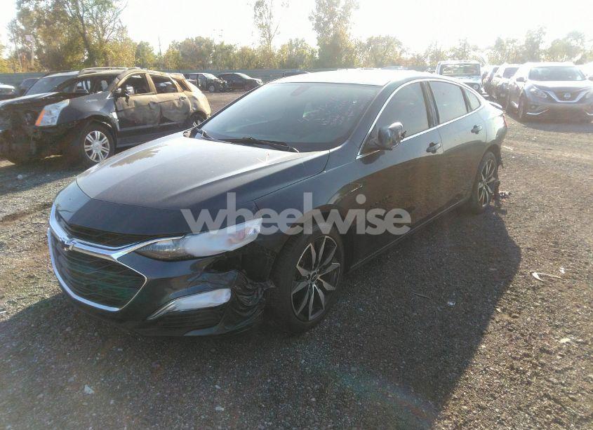Photo 2 of 2020 Chevrolet Malibu FWD RS (VIN 1G1ZG5STXLF142115)