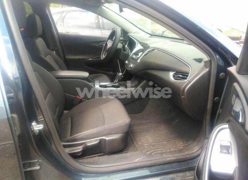 Photo 5 of 2020 Chevrolet Malibu FWD RS (VIN 1G1ZG5STXLF142115)