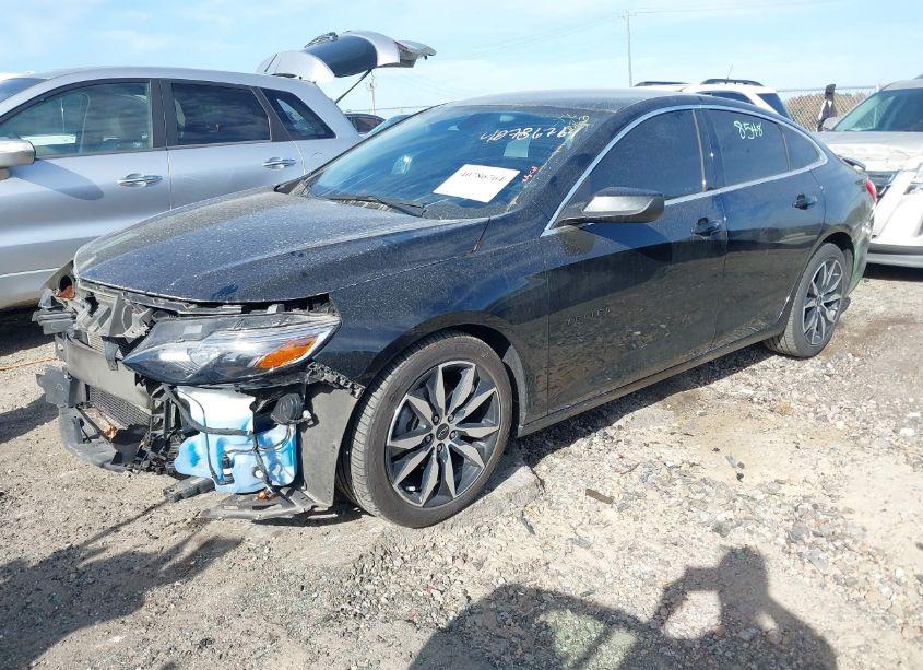 Photo 2 of 2021 Chevrolet Malibu FWD RS (VIN 1G1ZG5STXMF014569)