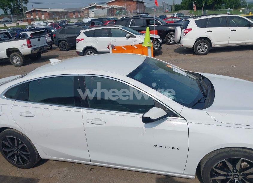 Photo 13 of 2021 Chevrolet Malibu FWD RS (VIN 1G1ZG5STXMF053629)